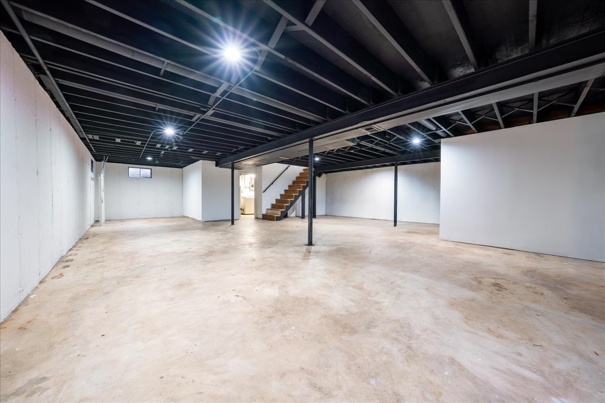 Beach Park, Illinois 60099, United States, 3 Bedrooms Bedrooms, ,2 BathroomsBathrooms,Residential,Active,242088