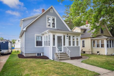 Tiny photo for 1424 Clark Street, DeKalb, IL 60115 (MLS # 12509507)
