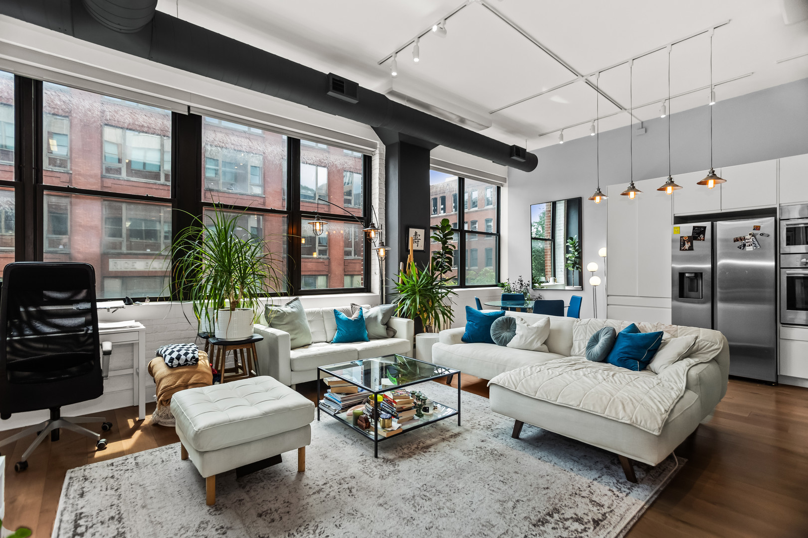812 W Van Buren Street 3B