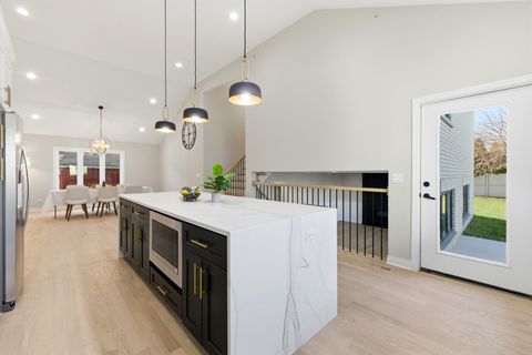 Tiny photo for 8332 S 77th Court, Bridgeview, IL 60455 (MLS # 12526200)