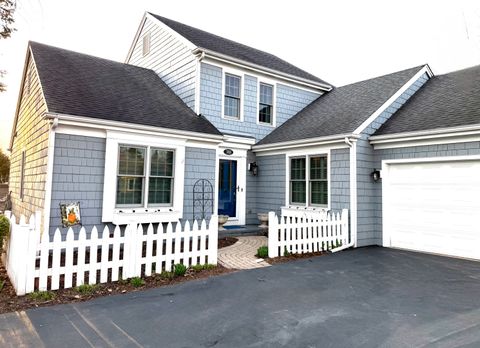 Photo of 388 Narragansett Court, Crystal Lake, IL 60012 (MLS # 12602006)