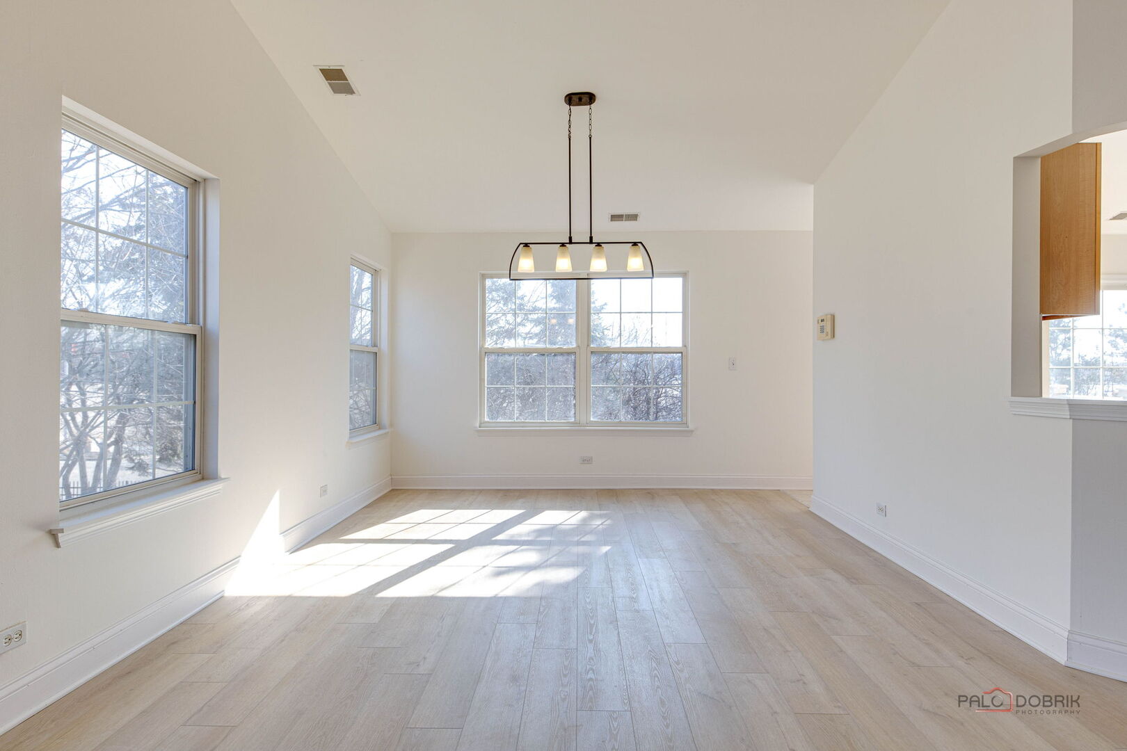 517 E SADDLEBROOK Lane