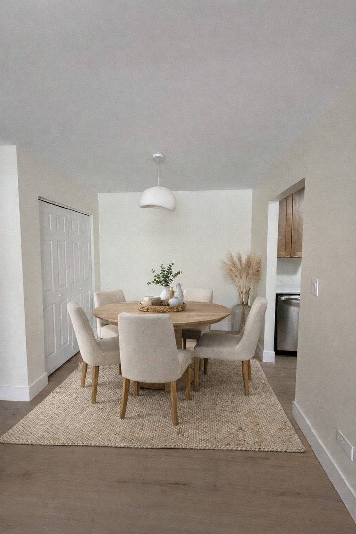 16W540 Lake Drive 104