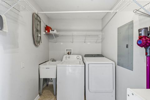 Tiny photo for 441 Walnut Lane, Elk Grove Village, IL 60007 (MLS # 12611910)