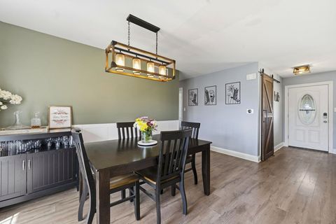 Tiny photo for 441 Walnut Lane, Elk Grove Village, IL 60007 (MLS # 12611910)