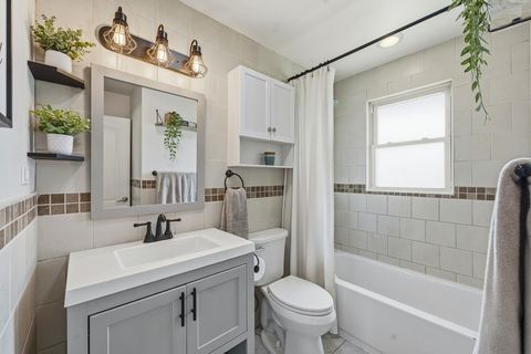 Tiny photo for 441 Walnut Lane, Elk Grove Village, IL 60007 (MLS # 12611910)