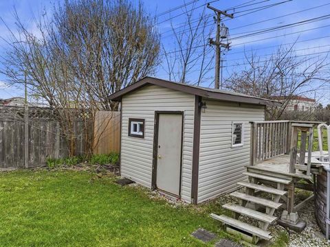 Tiny photo for 441 Walnut Lane, Elk Grove Village, IL 60007 (MLS # 12611910)