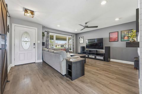 Tiny photo for 441 Walnut Lane, Elk Grove Village, IL 60007 (MLS # 12611910)