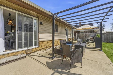 Tiny photo for 441 Walnut Lane, Elk Grove Village, IL 60007 (MLS # 12611910)