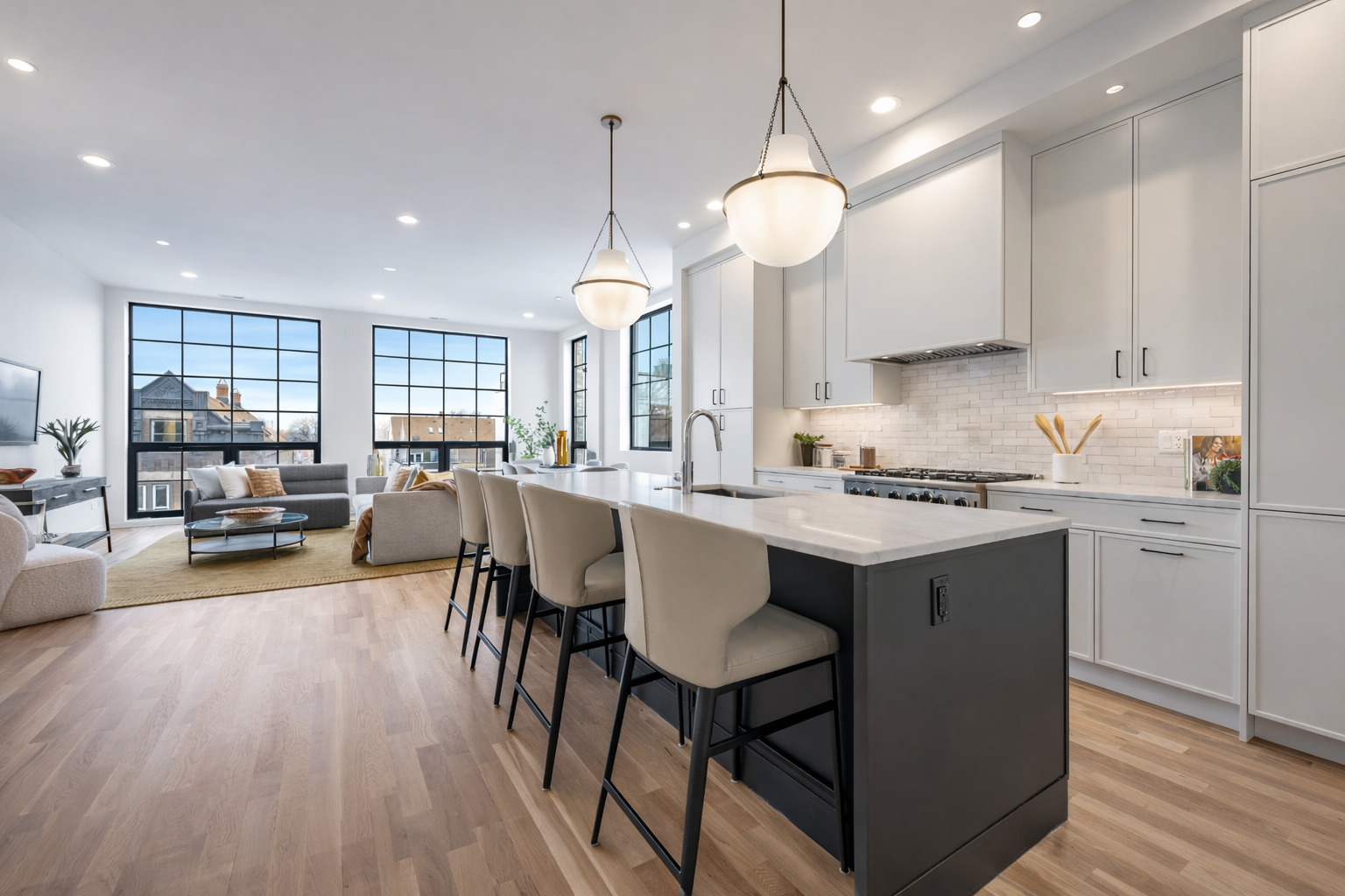 2129 N Damen Avenue 4S