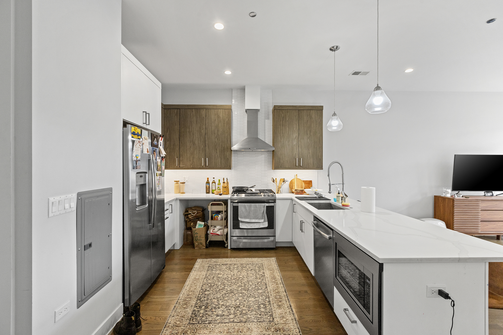 2217 W Madison Street 413