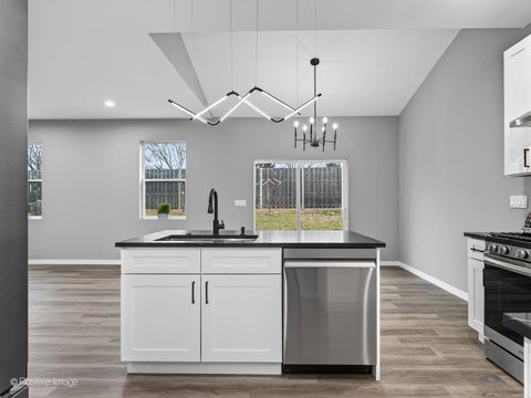 Tiny photo for 1390 N Merrimac Lane, Hanover Park, IL 60133 (MLS # 12542973)