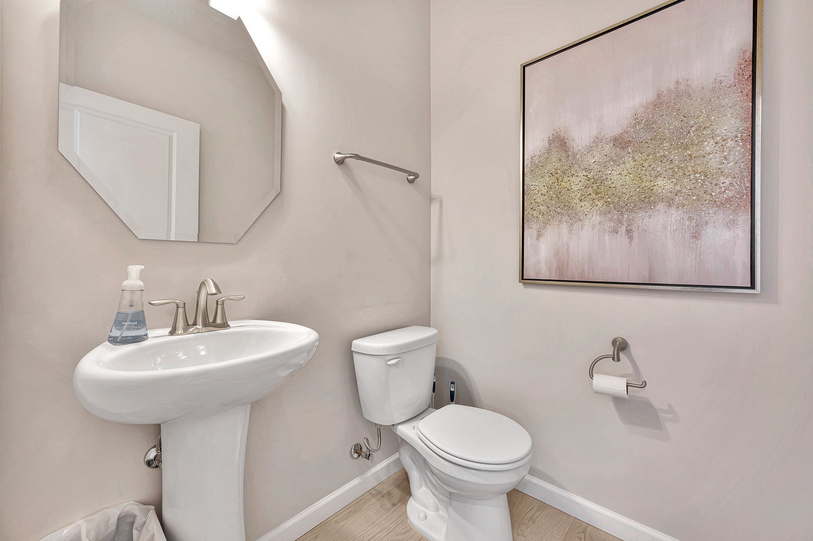 2552 Mallet Court