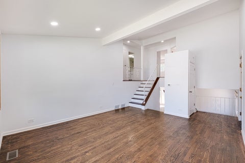 Tiny photo for 1721 N wilshire Drive, Arlington Heights, IL 60004 (MLS # 12697233)