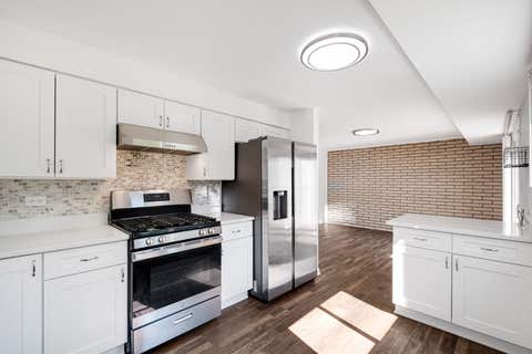 Tiny photo for 1721 N wilshire Drive, Arlington Heights, IL 60004 (MLS # 12697233)