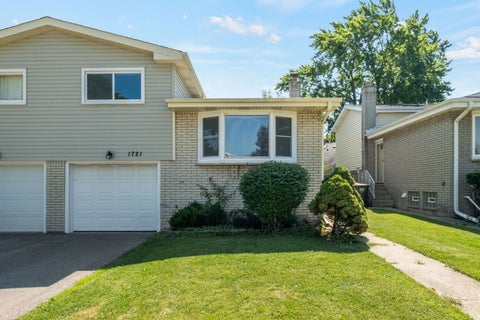 Tiny photo for 1721 N wilshire Drive, Arlington Heights, IL 60004 (MLS # 12697233)