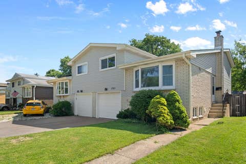 Photo of 1721 N wilshire Drive, Arlington Heights, IL 60004 (MLS # 12697233)
