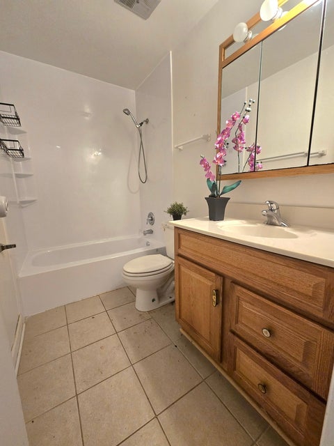 Tiny photo for 5921 Meadow Drive #156-F, Lisle, IL 60532 (MLS # 12689342)