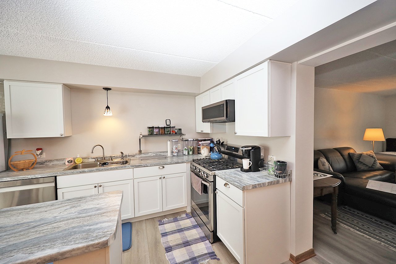 4946 Douglas Road 202