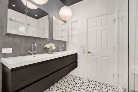 Tiny photo for 1235 W George Street #110, Chicago, IL 60657 (MLS # 12613053)