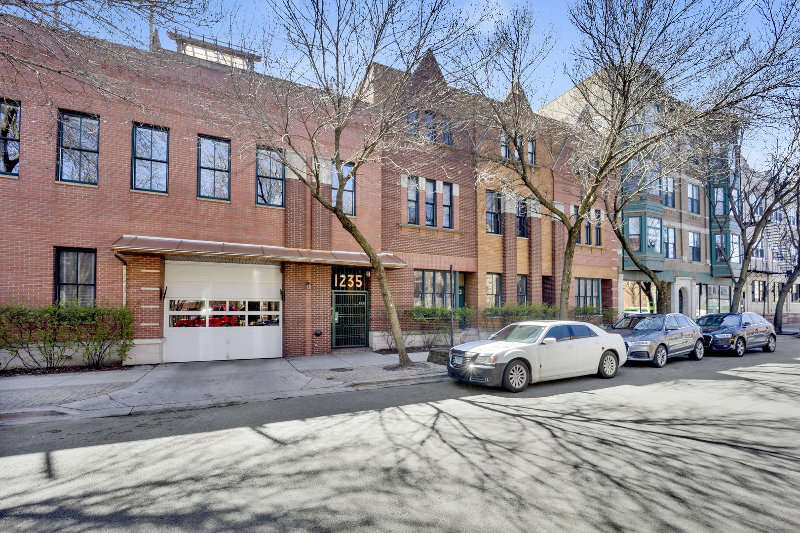 1235 W George Street 110