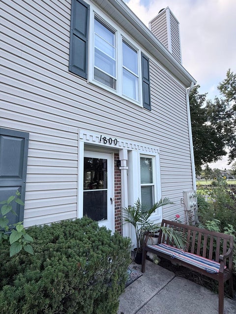 Tiny photo for 1800 N Vermont Drive #1800, Elk Grove Village, IL 60007 (MLS # 12761378)
