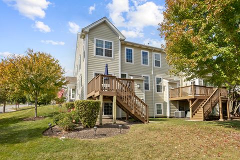 Tiny photo for 1127 Pine Valley Court, Elgin, IL 60124 (MLS # 12494665)