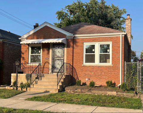 Photo of 10317 S Peoria Street, Chicago, IL 60643 (MLS # 12459338)