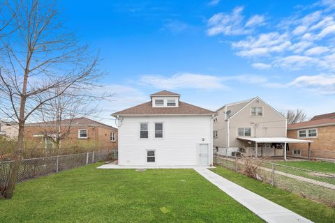 Tiny photo for 5237 S Long Avenue, Chicago, IL 60638 (MLS # 12529988)