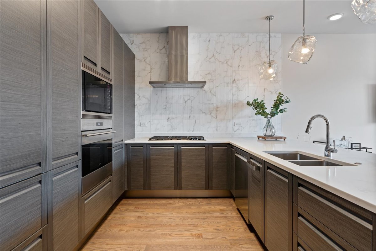 4958 N Western Avenue 2