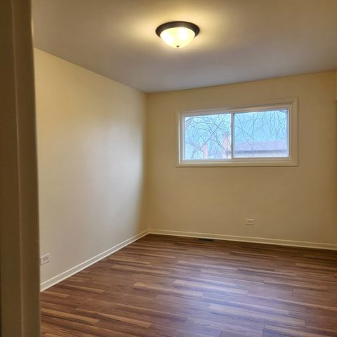 Tiny photo for 525 Glenshire Lane #0, Glenview, IL 60025 (MLS # 12622311)