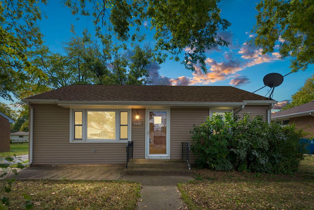 Photo for 1040 W South Street, Bradley, IL 60915 (MLS # 12480495)