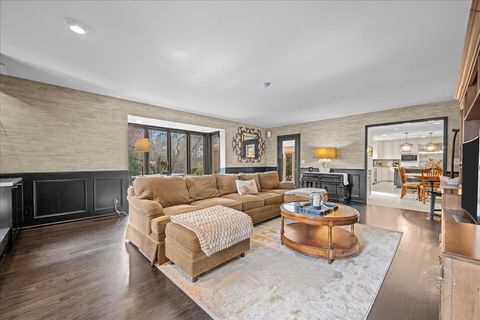 Tiny photo for 825 PERSIMMON Drive, St. Charles, IL 60174 (MLS # 12602458)