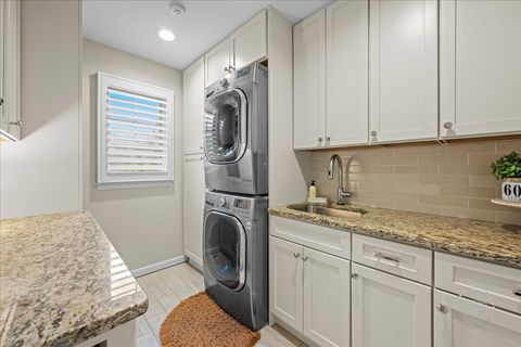 Tiny photo for 825 PERSIMMON Drive, St. Charles, IL 60174 (MLS # 12602458)