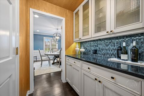 Tiny photo for 825 PERSIMMON Drive, St. Charles, IL 60174 (MLS # 12602458)