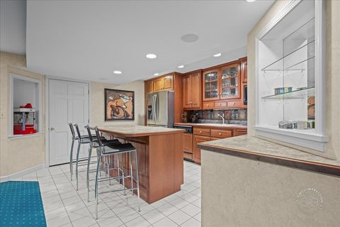 Tiny photo for 825 PERSIMMON Drive, St. Charles, IL 60174 (MLS # 12602458)