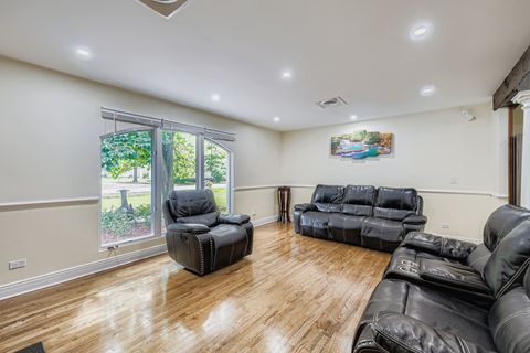 Tiny photo for 18838 W Hickory Street, Mundelein, IL 60060 (MLS # 12481650)
