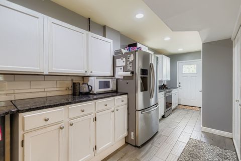 Tiny photo for 18838 W Hickory Street, Mundelein, IL 60060 (MLS # 12481650)