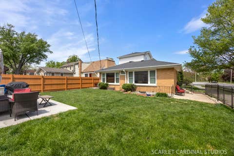 Tiny photo for 326 S Chase Avenue, Lombard, IL 60148 (MLS # 12637759)
