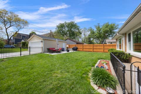 Tiny photo for 326 S Chase Avenue, Lombard, IL 60148 (MLS # 12637759)