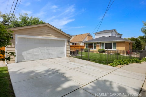 Tiny photo for 326 S Chase Avenue, Lombard, IL 60148 (MLS # 12637759)