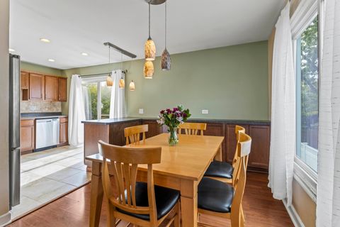 Tiny photo for 557 Cottonwood Circle, Bolingbrook, IL 60440 (MLS # 12498381)