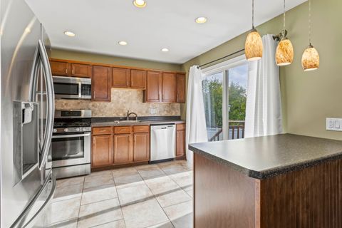 Tiny photo for 557 Cottonwood Circle, Bolingbrook, IL 60440 (MLS # 12498381)