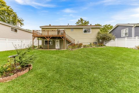 Tiny photo for 557 Cottonwood Circle, Bolingbrook, IL 60440 (MLS # 12498381)