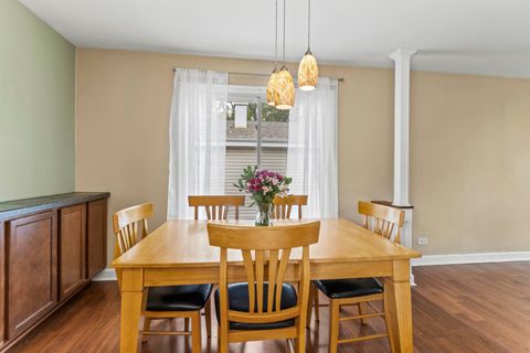 Tiny photo for 557 Cottonwood Circle, Bolingbrook, IL 60440 (MLS # 12498381)