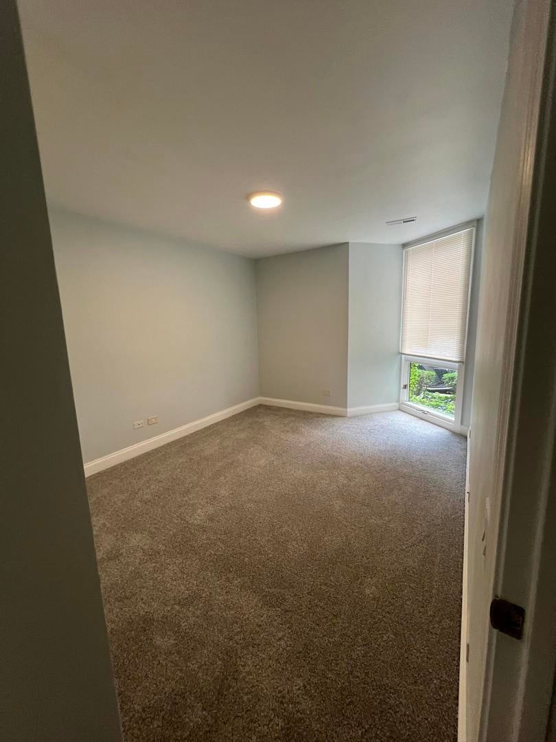 2036 N Larrabee St Street 8106