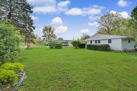 Tiny photo for 105 S Meadowhill Lane, Mahomet, IL 61853 (MLS # 12629174)