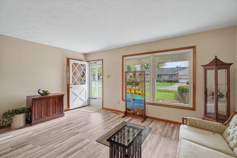 Tiny photo for 105 S Meadowhill Lane, Mahomet, IL 61853 (MLS # 12629174)