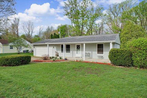 Tiny photo for 105 S Meadowhill Lane, Mahomet, IL 61853 (MLS # 12629174)