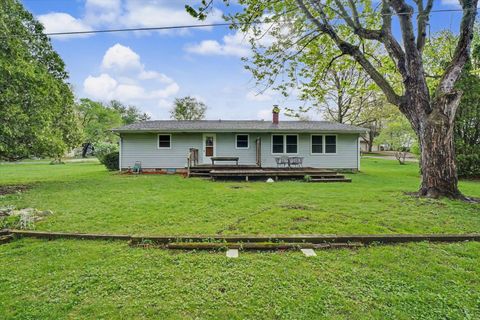 Tiny photo for 105 S Meadowhill Lane, Mahomet, IL 61853 (MLS # 12629174)